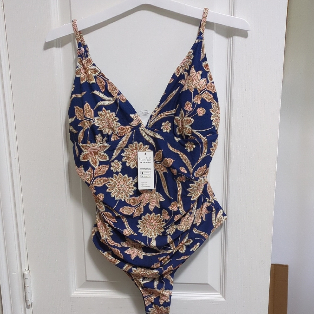 Pailsey V-neck One Piece Swimsut Size XL